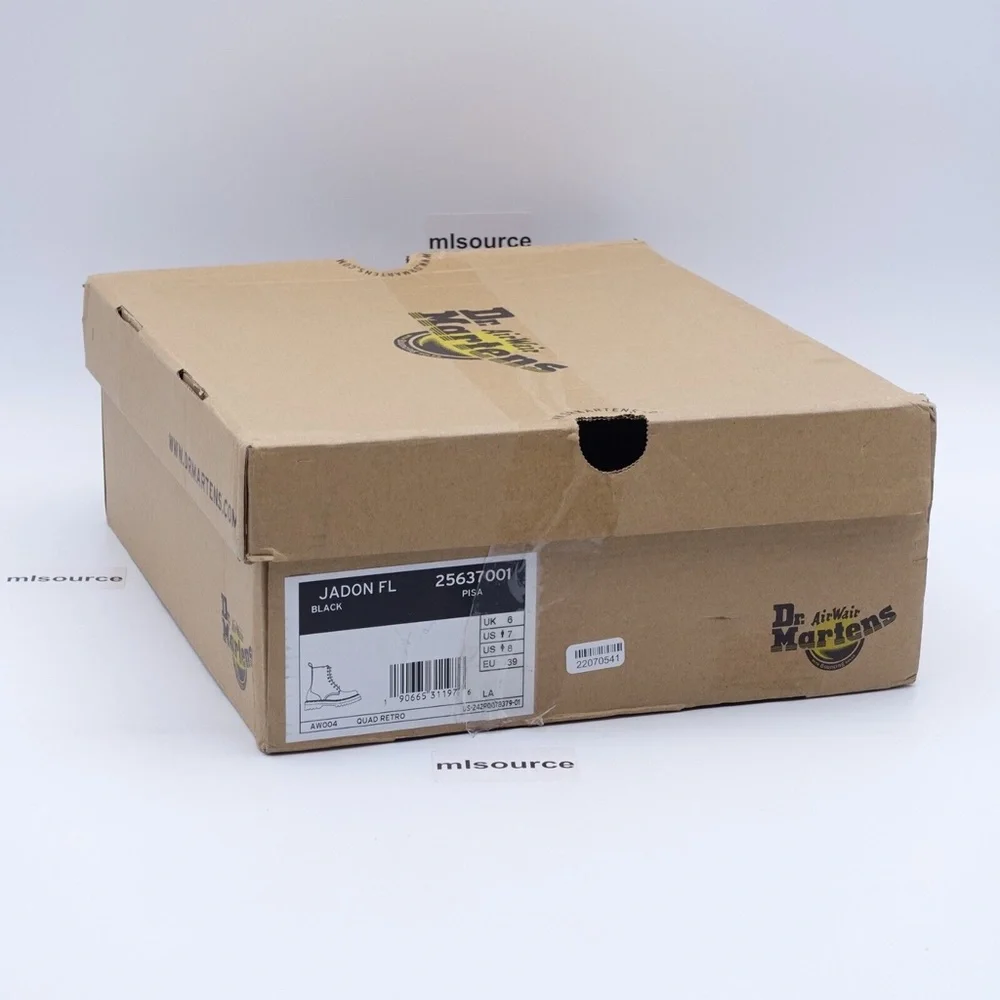 NEW Dr. Martens Women's Jadon Faux Fur Lined 8 Eye Platform Water Resistant Boot - Picture 7 of 12